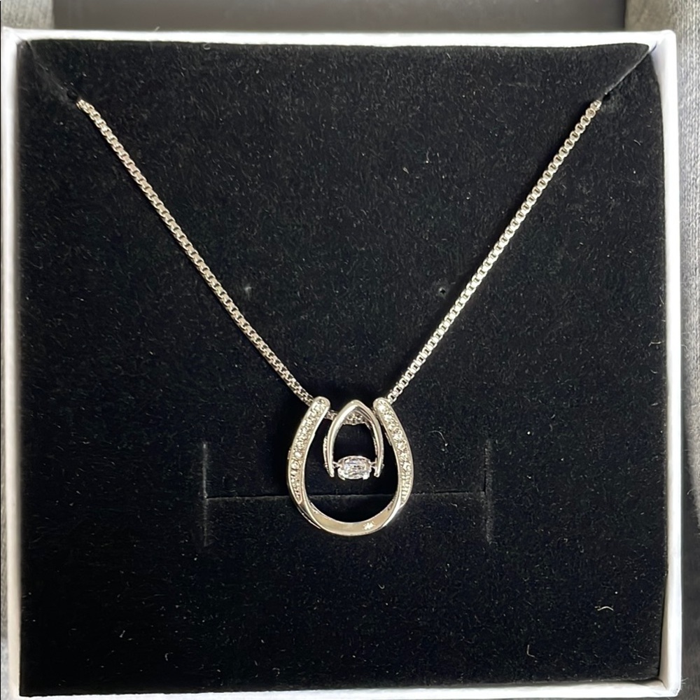 Silver Horseshoe-like Pendant Necklace